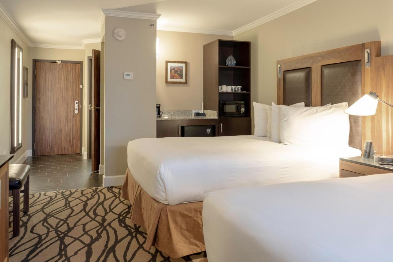 The Grand Hotel At The Grand Canyon Tusayan Ngoại thất bức ảnh A typical guest room at the Hilton San Francisco